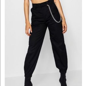NWT BooHoo Black Chain Trim Cargo Pants Size Large